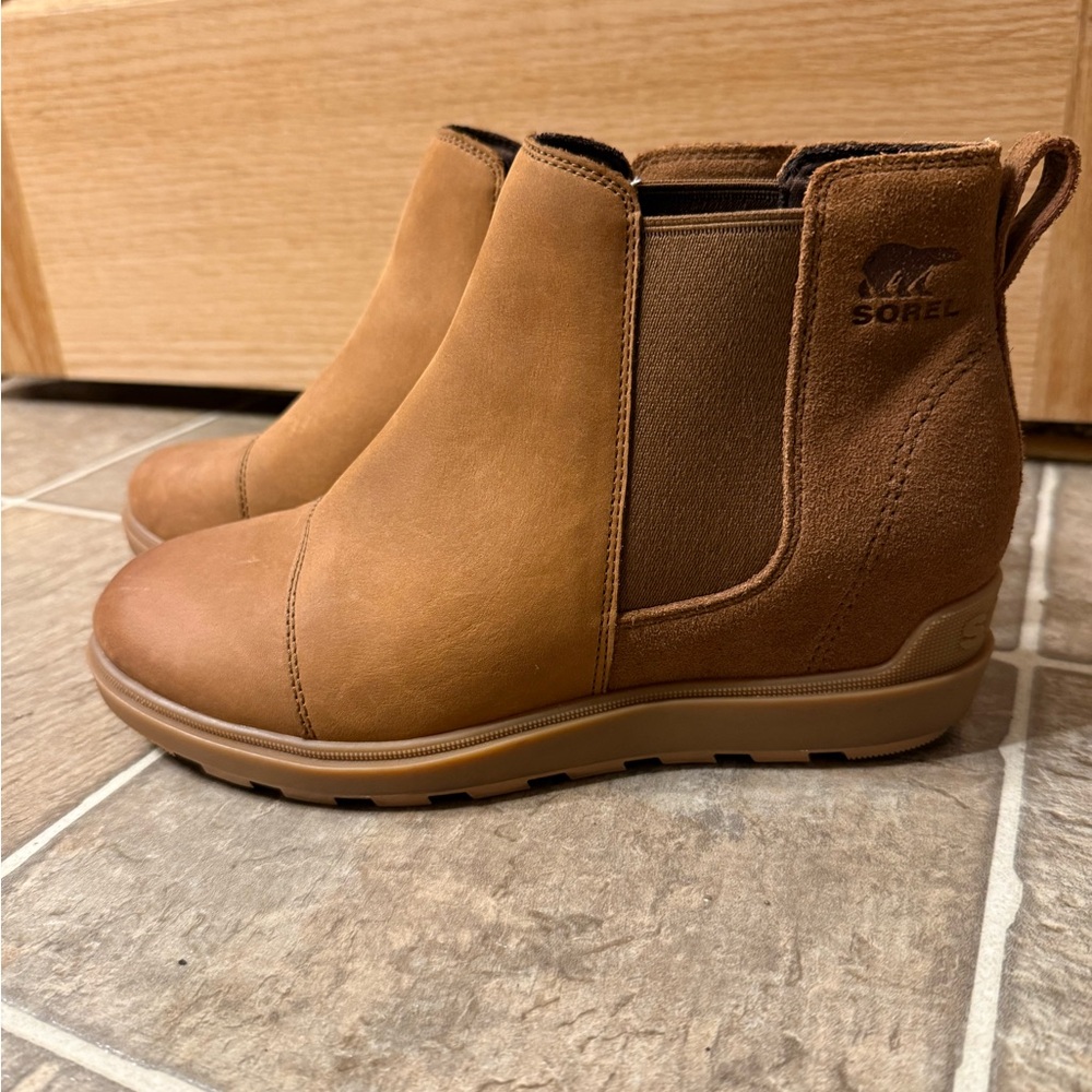 Sorel Evie II waterproof Chelsea wedge Ankle Boots size 9 worn once